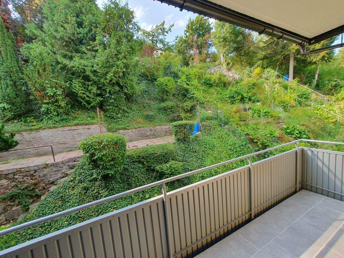 2,5-Zimmer-Wohnung in Ludwigsburg, neuer großem Süd-Balkon, Garage mit Stellplatz & Motorradgarage, 71642 Ludwigsburg