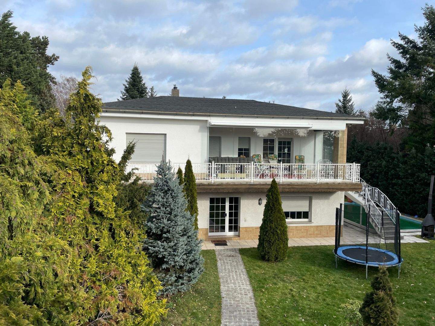 Anwesen mit 2 modernen Einfamilienhäusern, Pool und Garagen in beliebter Wohnlage, 4288 Leipzig (Holzhausen Liebertwolkwitz)