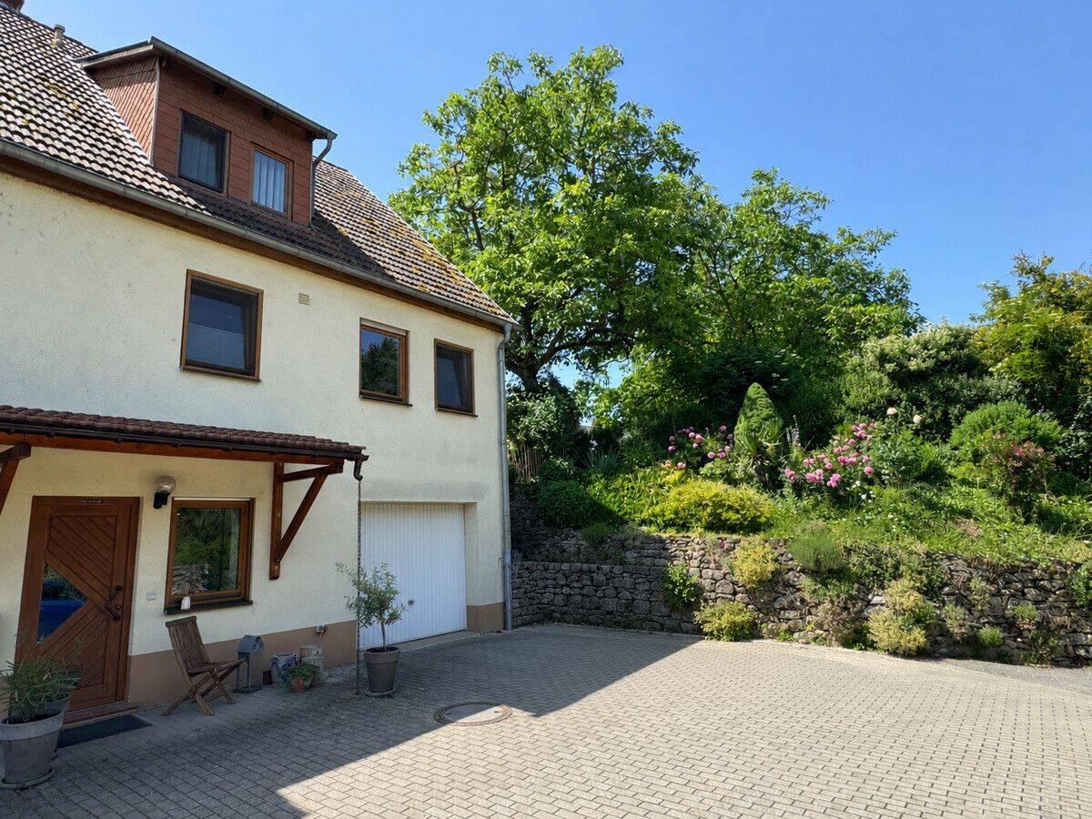 Gepflegte Doppelhaushälfte mit Garage, 67577 Alsheim