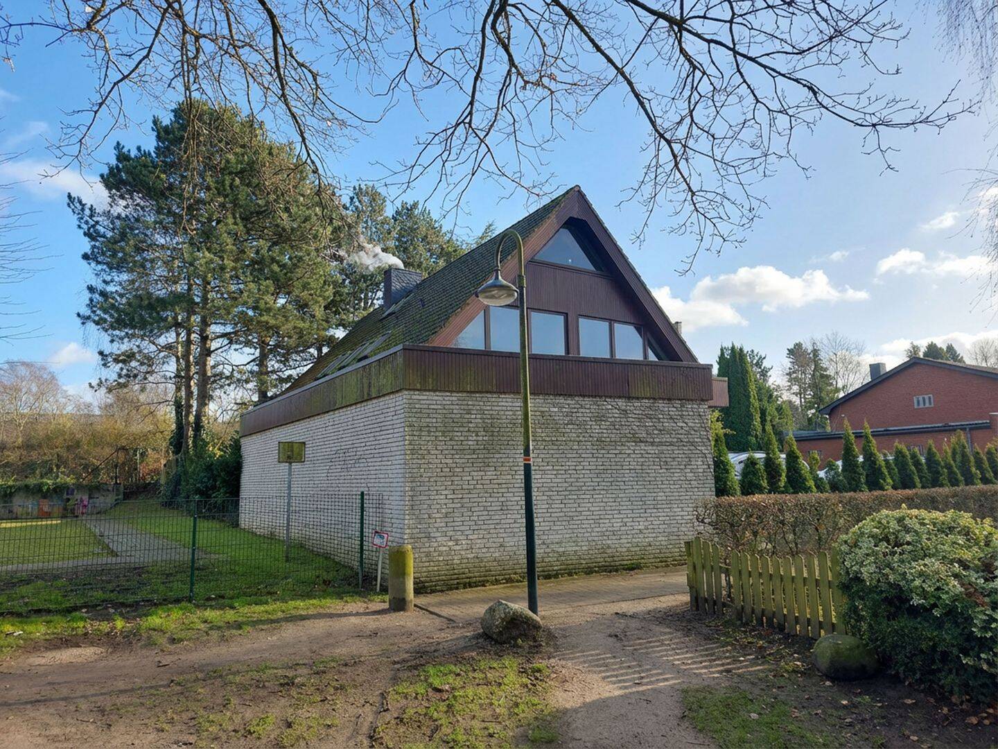 Kisdorf: Großes Einfamilienhaus in ruhiger Lage mit Potential – provisionsfrei!, 24629 Kisdorf
