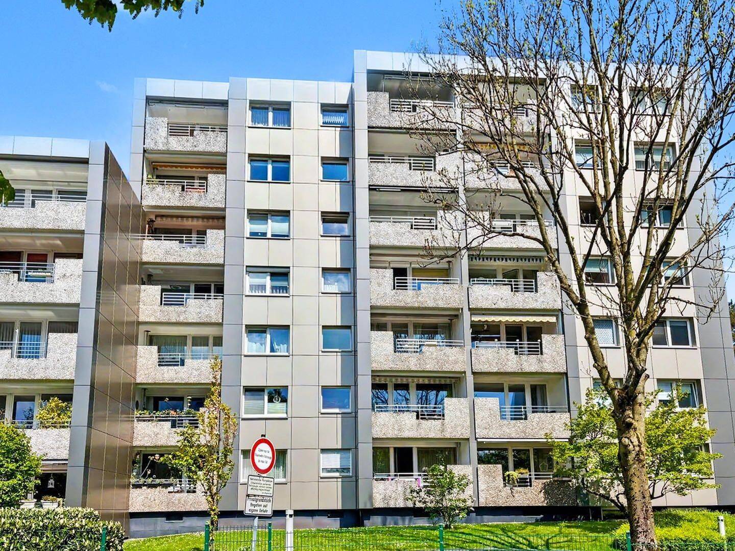 Über den Dächern von Wuppertal-Katernberg: 4-Zimmer-Eigentumswohnung mit Loggia und Weitblick, 42113 Wuppertal (Elberfeld)