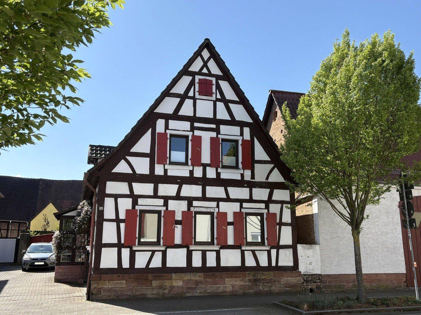 Großzügiges Haus mit Apartment, Scheune & möglichem Bauplatz, 67376 Harthausen