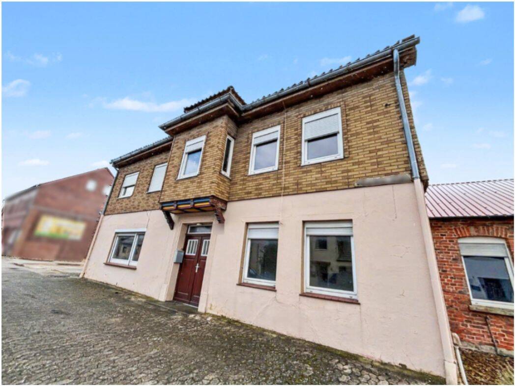 Flexibles Investment: Wohnhaus mit Entwicklungspotenzial zur Gewerbefläche in Brome., 38465 Brome