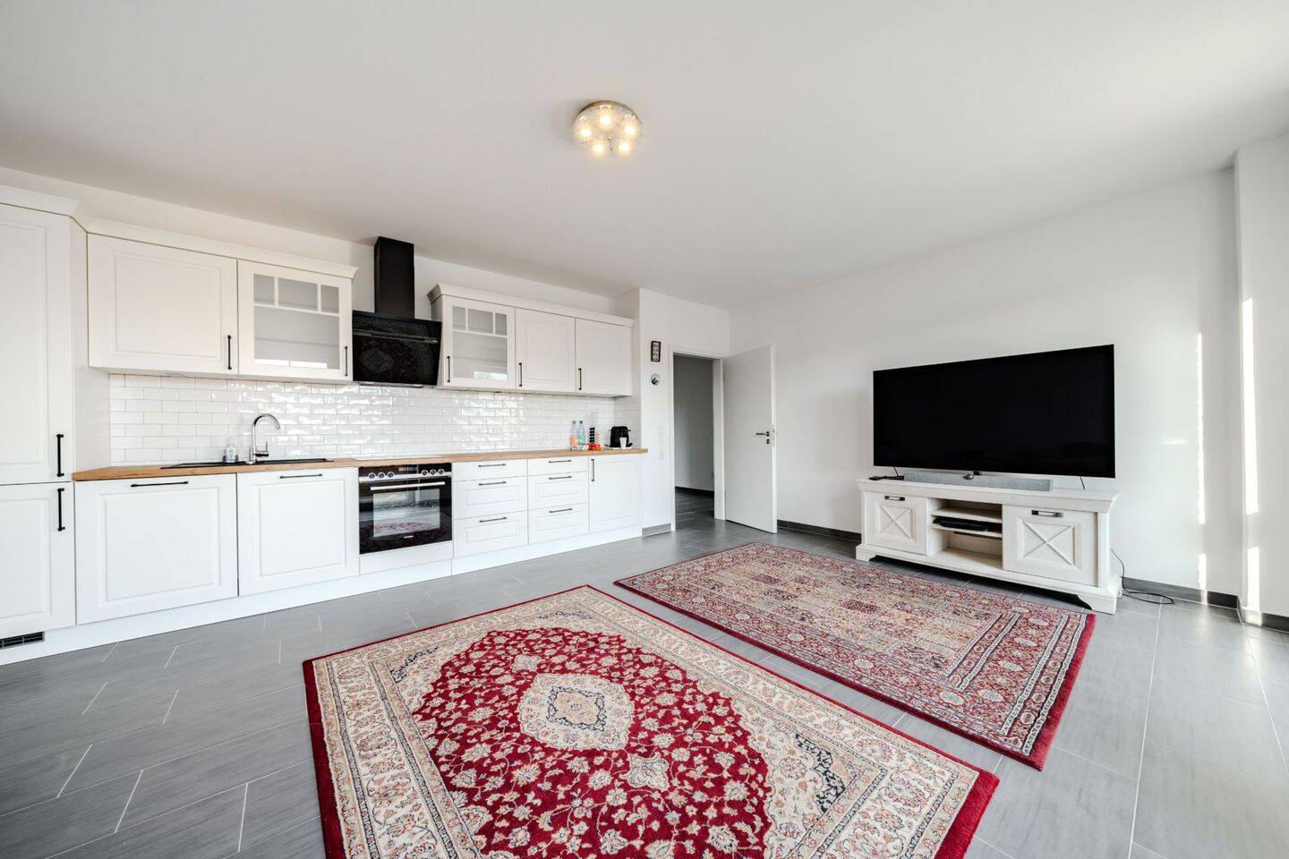Eigentumswohnung mit Balkon und moderner Küche in zentraler Lage von Rhauderfehn, 26817 Rhauderfehn