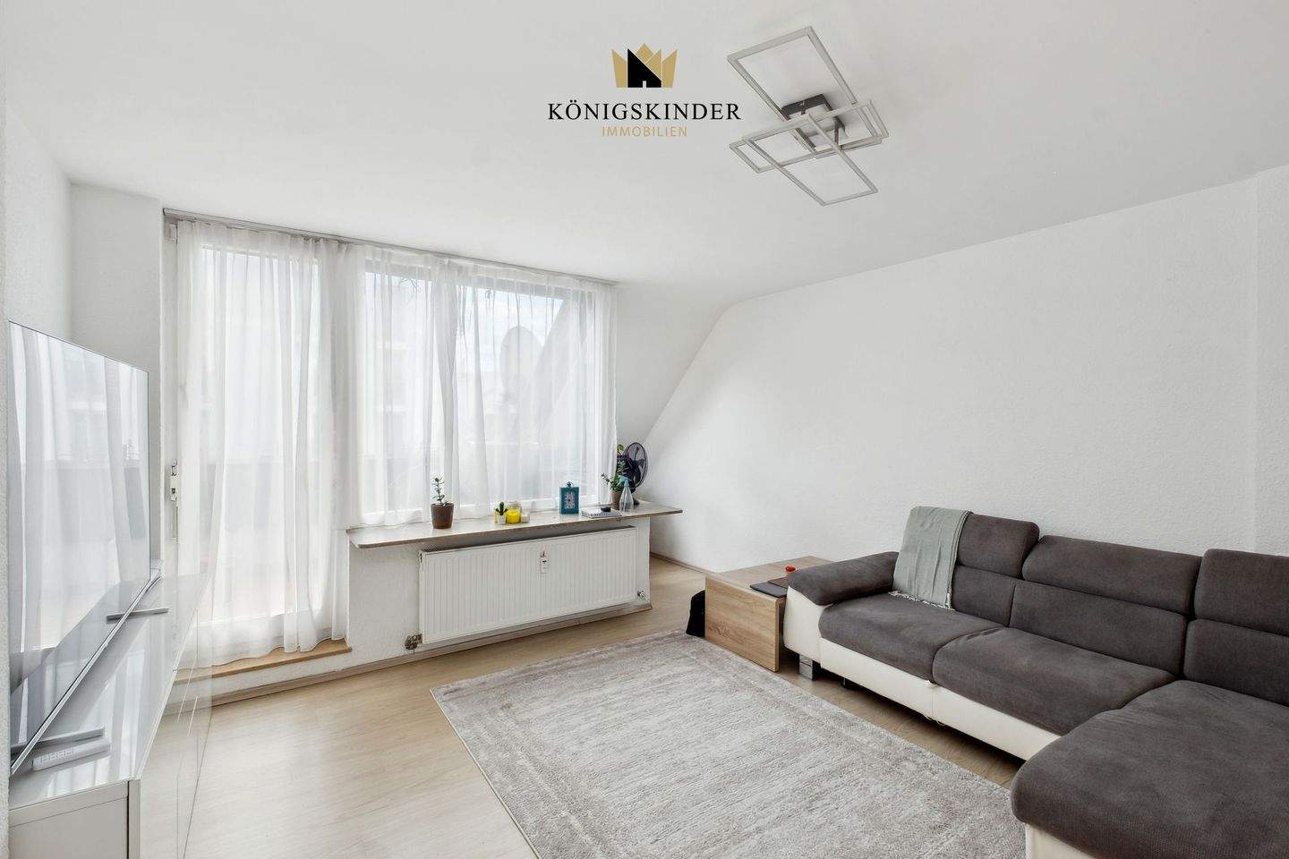 Vermieterglück: 2-Zimmer-Wohnung mit Loggia und Stellplatz in Bad Cannstatt, 70372 Stuttgart (Bad Cannstatt)
