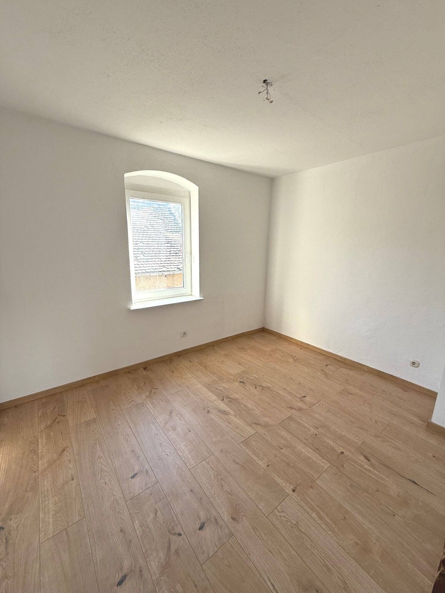 *3-Raumwohnung in Cannewitz bei Grimma sucht SIE*, 4668 Grimma