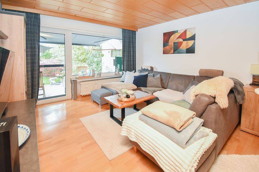 Großzügiges Wohnhaus mit zwei separat nutzbaren Wohneinheiten!, 33649 Bielefeld (Brackwede Holtkamp Quelle Ummeln)