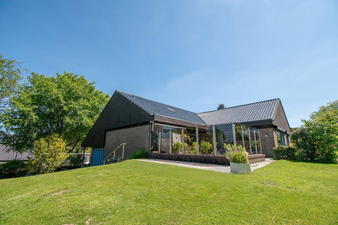 Exklusives Architektenhaus mit Privatsphäre, Wellnessbereich und parkähnlichem Grundstück, 24837 Schuby