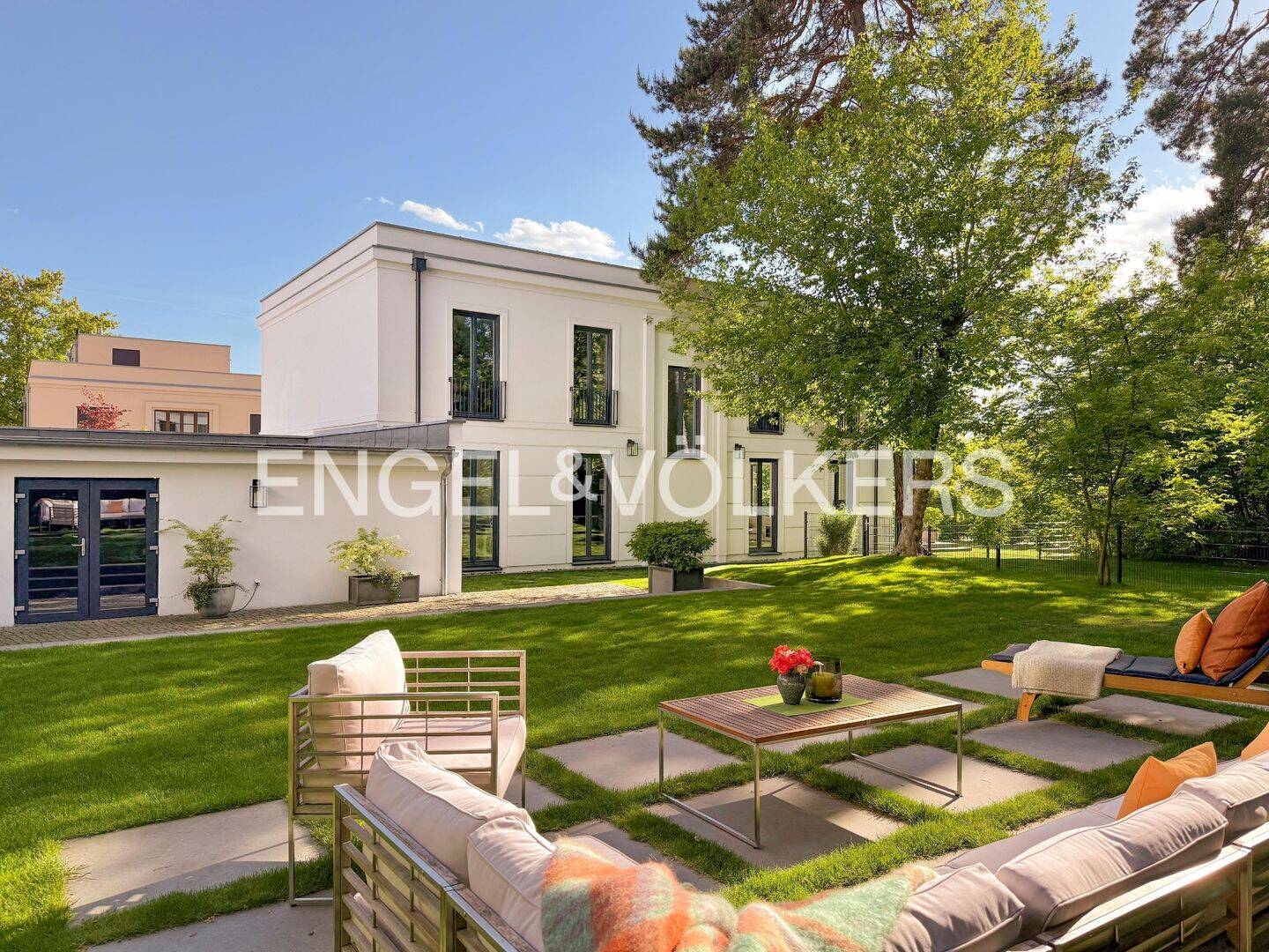 Wohnen zwischen Wald und Wasser – Exklusive Familienvilla in Groß Glienicke, 14476 Potsdam