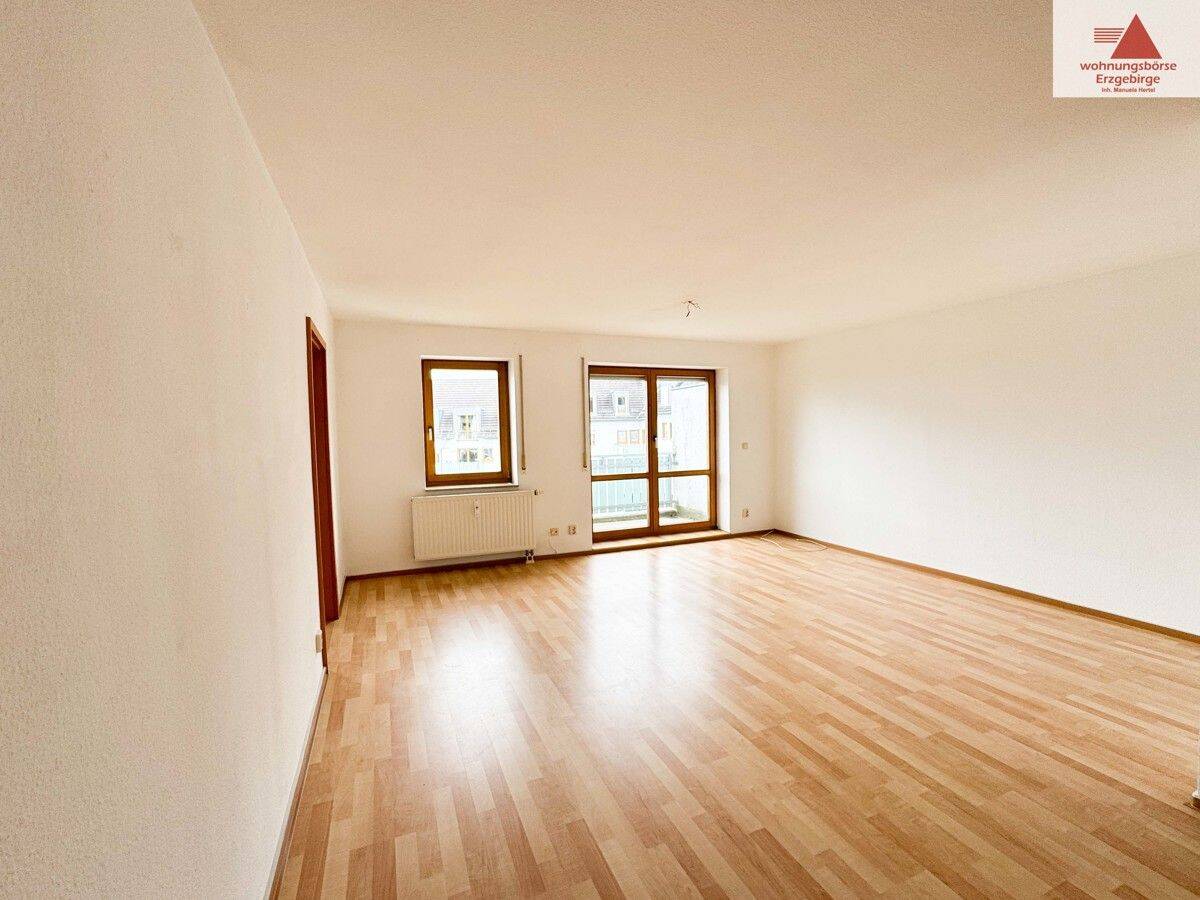 Wohnen im Herzog-Georg-Ring: 3-Raum-Wohnung mit Balkon!, 9456 Annaberg-Buchholz