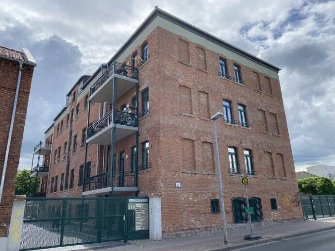 Hochwertig projektierte 4-Zimmerwohnung mit EBK, Balkon und Fußbodenheizung zu vermieten!