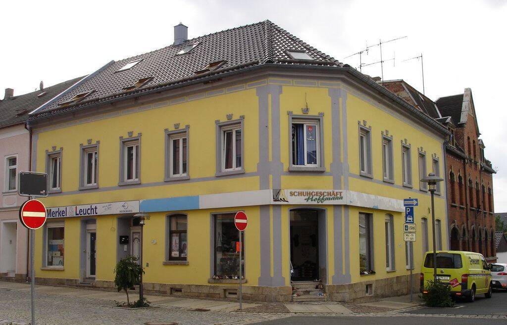 Bestlage im Zentrum von Falkenstein/Vgtl. mit 2er Gewerbeeinheit/Ladenflächen und 2 Wohnungen