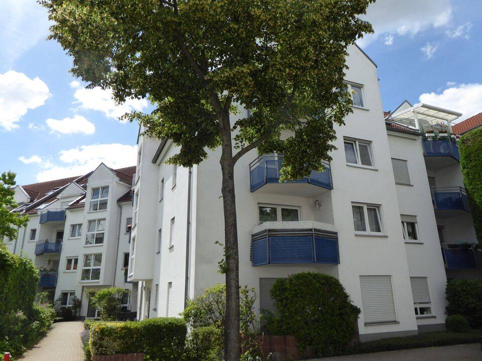 Helle, großzügige 2-Zimmerwohnung mit Tiefgaragenplatz auf einem Erbpacht-Grundstück in Käfertal!