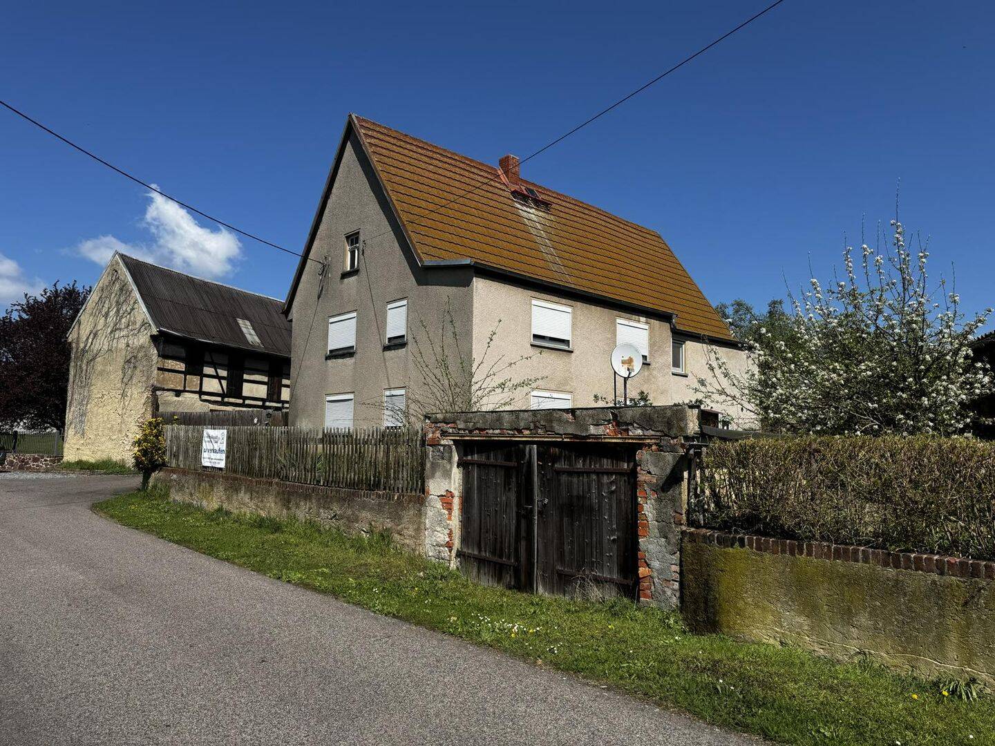 Hobby Landwirte aufgepasst – kleiner Dreiseitenhof zwischen Mügeln und Leisnig zu verkaufen!, 4703 Leisnig