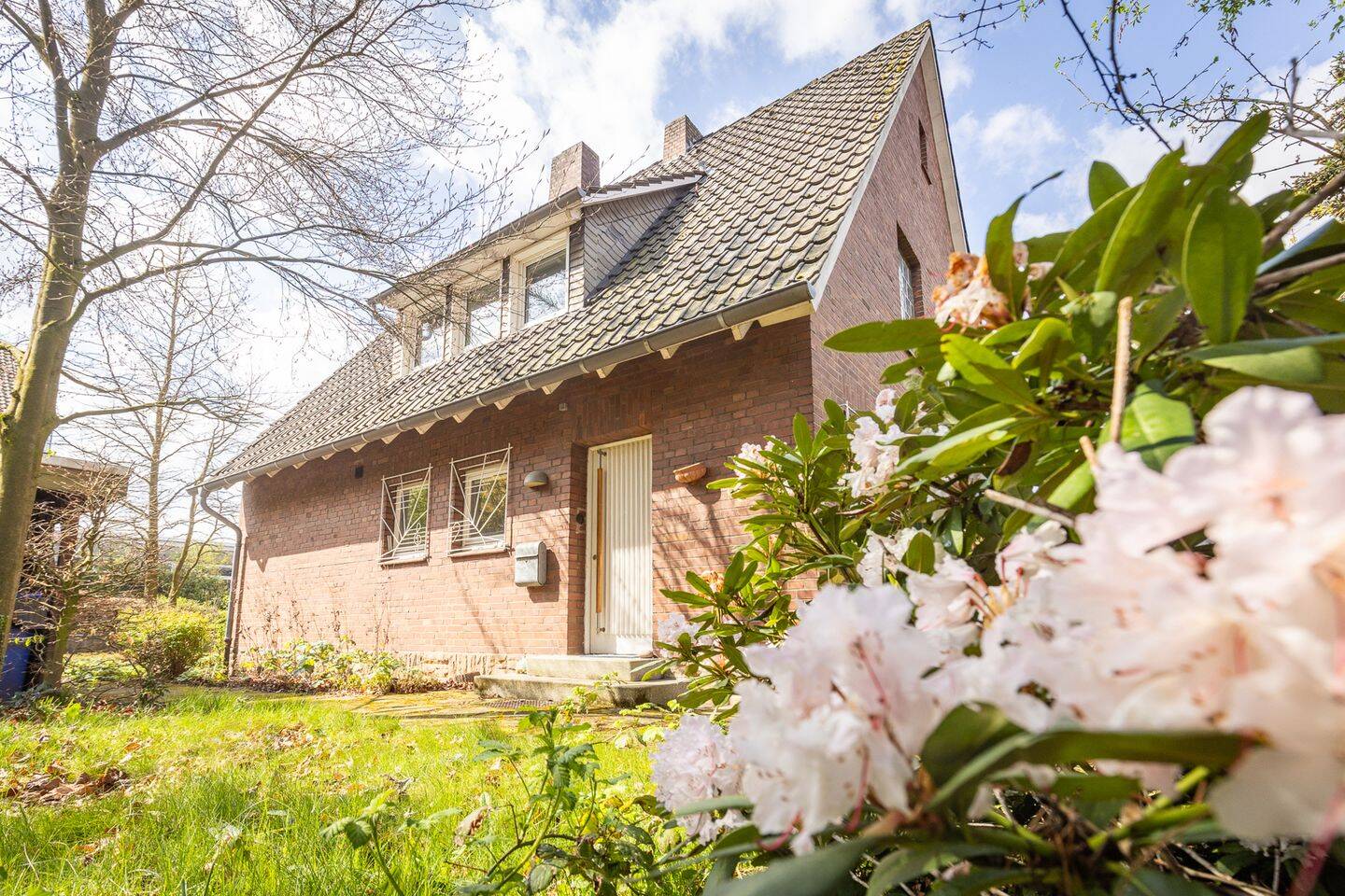 Zeitlos wohnen in bester Umgebung – Gepflegtes Einfamilienhaus mit Charakter!, 49477 Ibbenbüren
