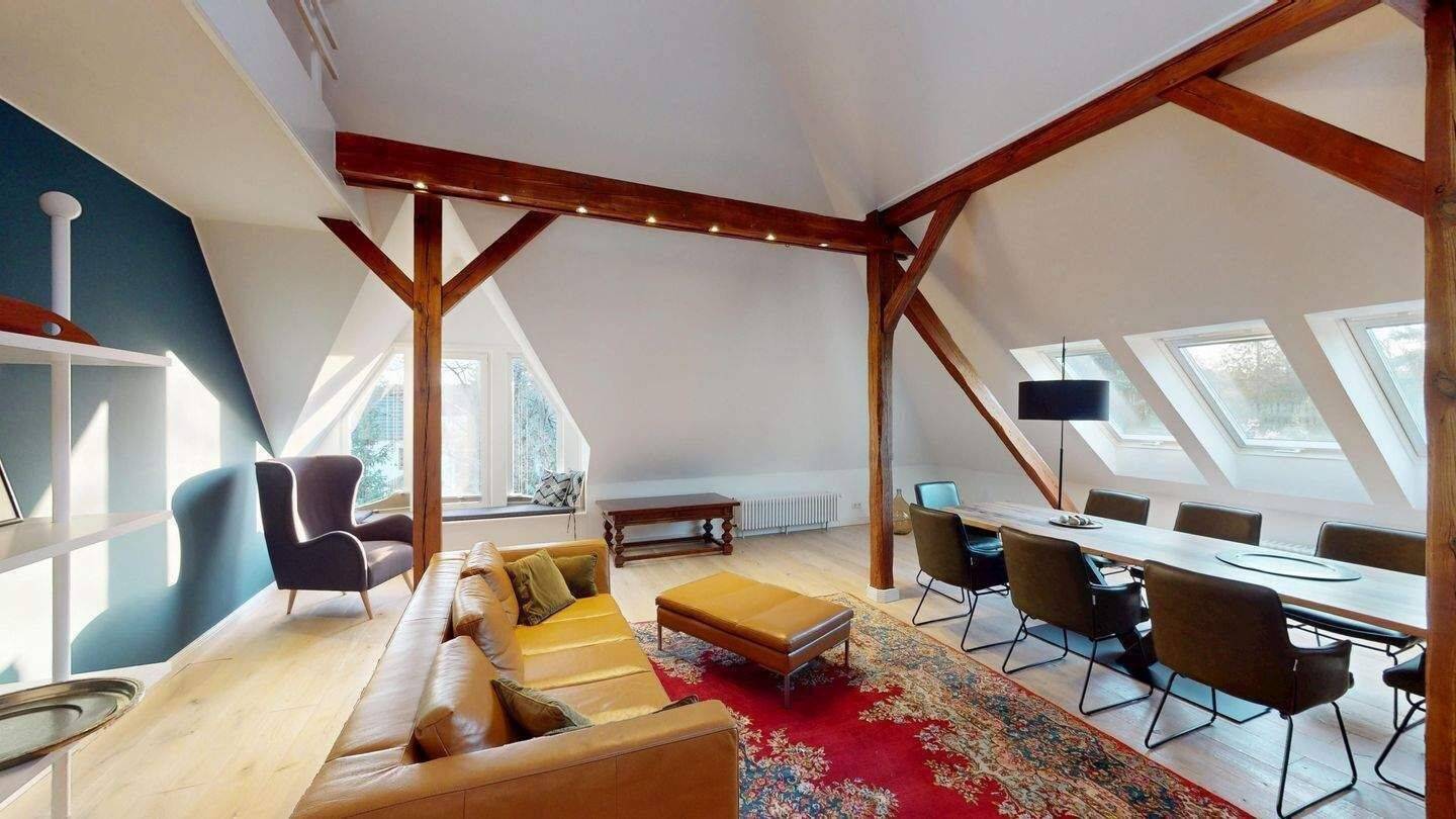 Großzügige 4-Zimmer-Dachgeschosswohnung mit Galerie nahe Tegeler Forst in Hermsdorf, 13467 Berlin (Reinickendorf Hermsdorf)