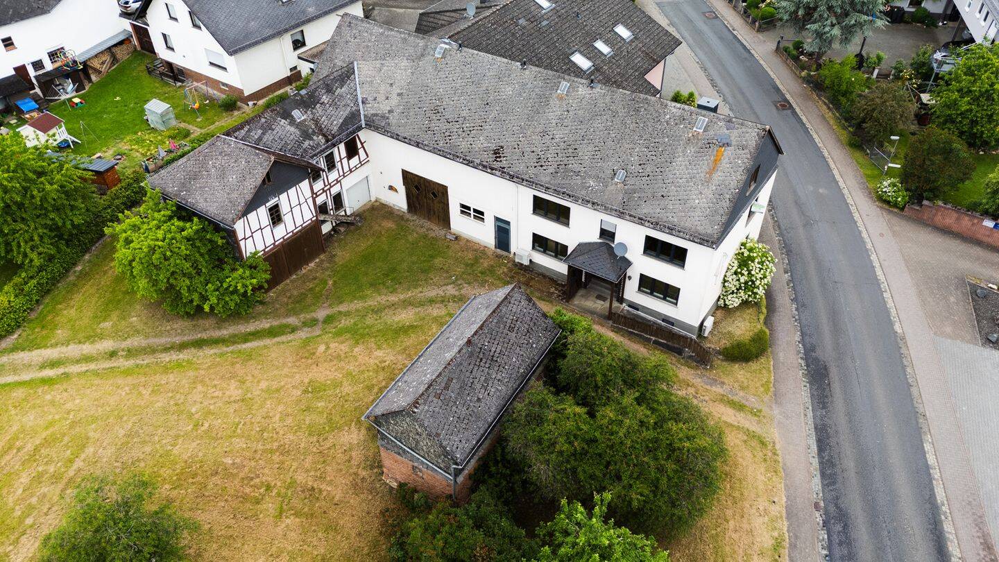 Liebe auf den ersten Blick: Teilsaniertes Bauernhaus mit viel Potenzial! ;-) …, 56291 Badenhard