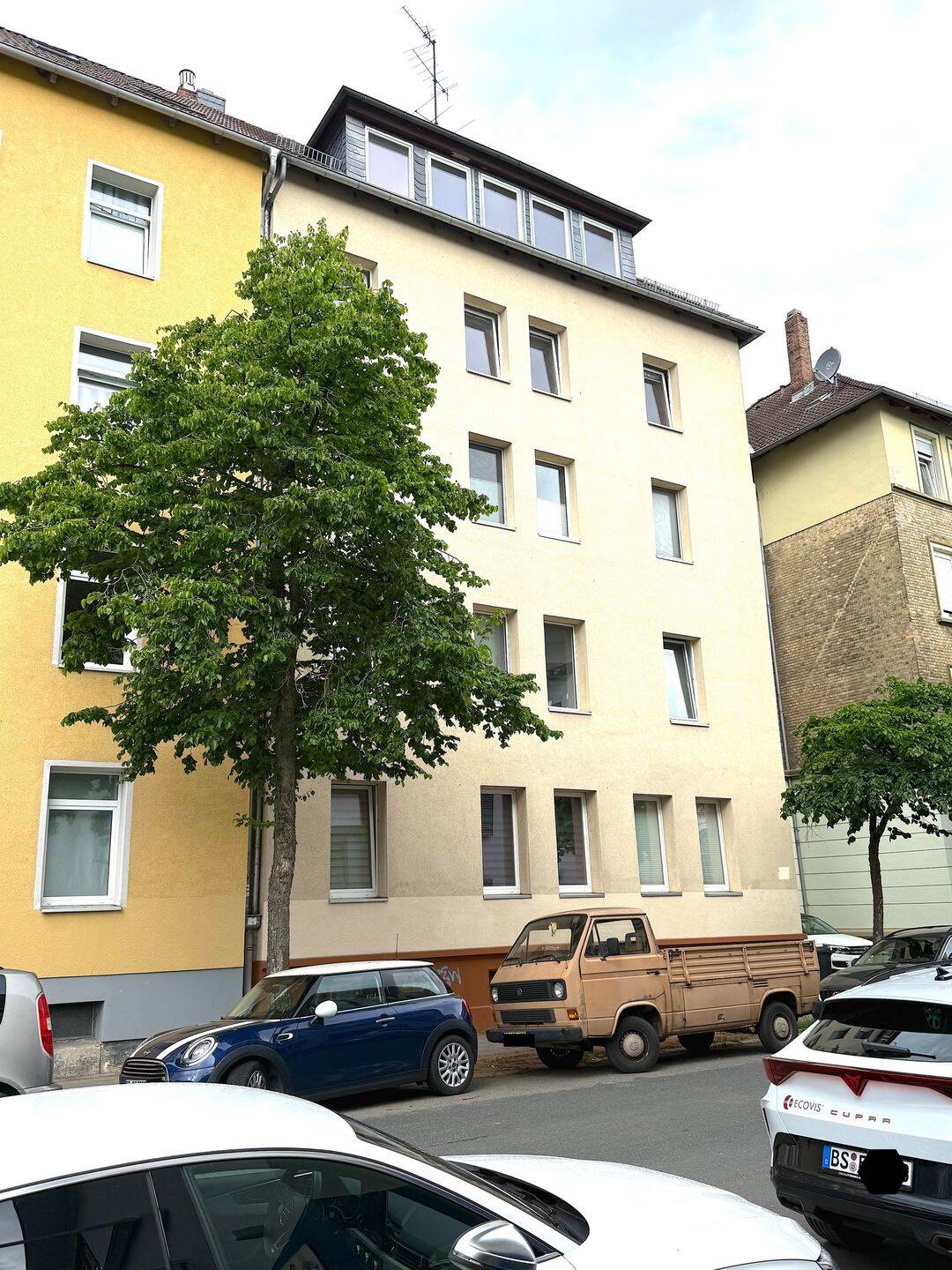 Attraktive Dachgeschosswohnung mit Entwicklungspotenzial im Westlichen Ringgebiet, 38122 Braunschweig