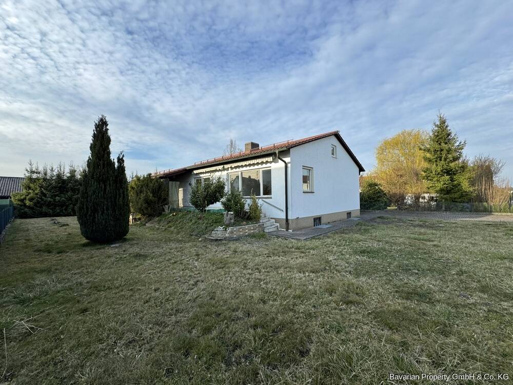 Bungalow mit großem Grundstück in ruhiger Lage von Geiselhöring, 94333 Geiselhöring