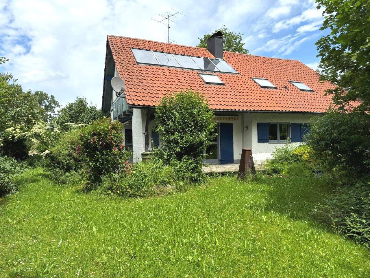 Einfamilienhaus mit Einliegerwohnung ruhig in Top-Lage in Schmiechen bei Mering, 86511 Schmiechen