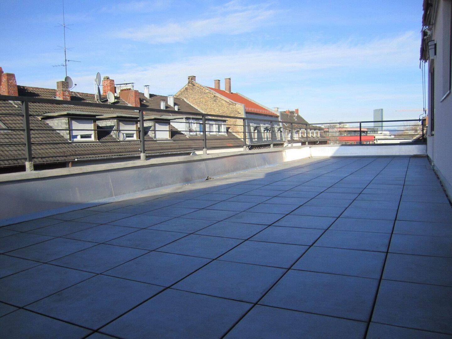 Offenes Bieterverfahren! Halbergstraße: Tolle Wohnung mit XXL-Terrasse im Erbbau, 67061 Ludwigshafen am Rhein (Mitte Süd)