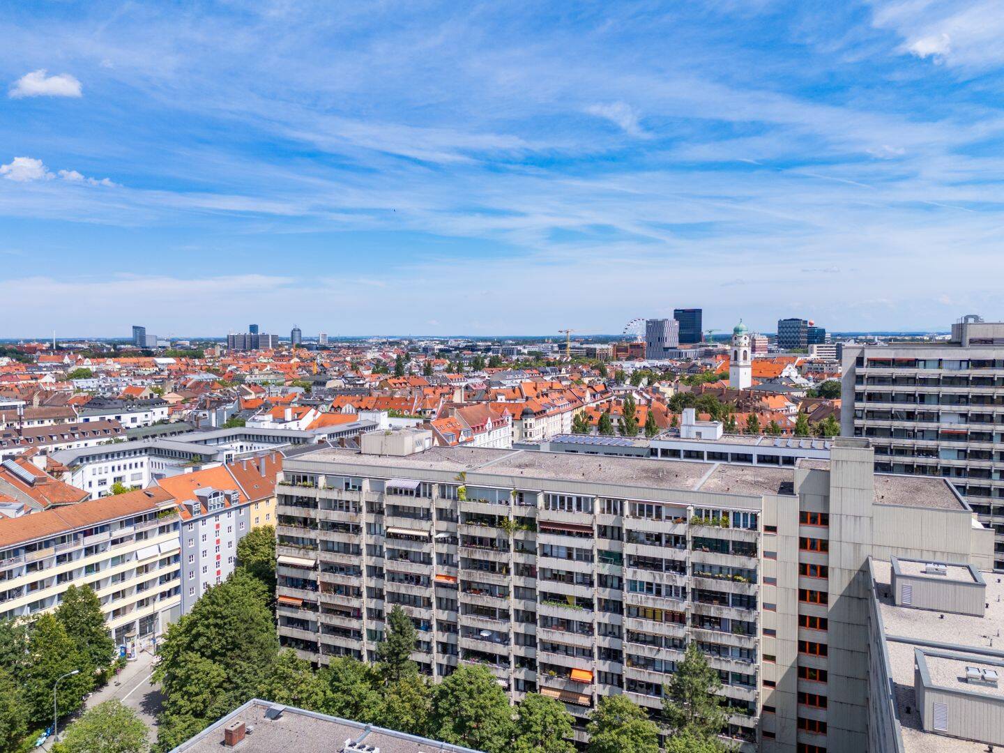 Bezugsfrei und Erbbaurecht! Renovierungsbedürftige 2-Zimmer-Wohnung im Hochparterre in Au-Haidhausen, 81669 München (Au-Haidhausen Ramersdorf-Perlach)