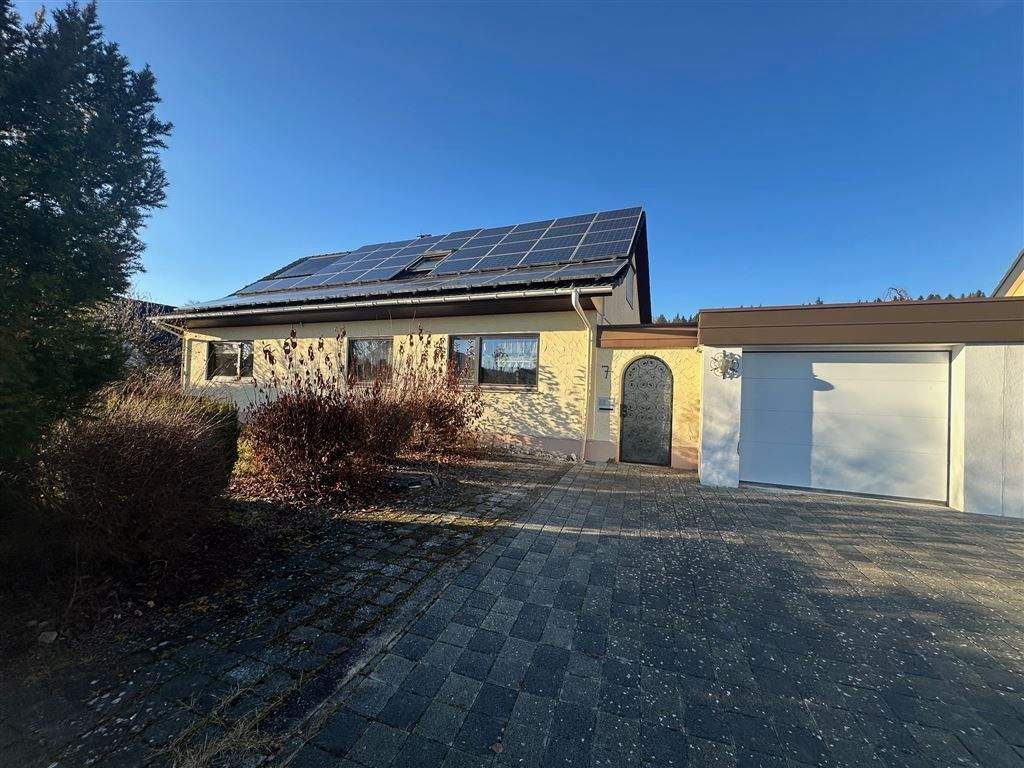 Freistehendes Ein- Zweifamilienhaus in Deißlingen/Lauffen, 78652 Deißlingen