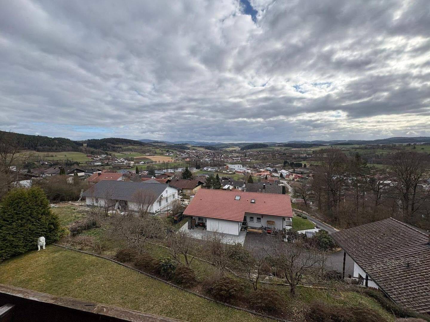 Gemütliche 3-Zimmer-Dachgeschosswohnung mit schönem Ausblick in ruhiger Lage, 93468 Miltach