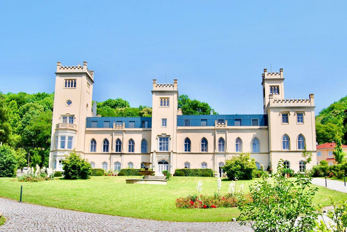 * sehr hochwertige & große Wohnung in einem der schönsten denkmalgeschützten Gebäude am Elbhang *, 1326 Dresden