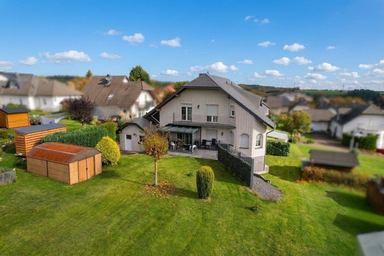 Eifel/Gevenich: Eindrucksvolles Mehrgenerationenhaus – Ideal für große Familien, 56825 Beuren