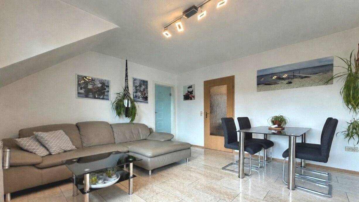 Traumhafte 4-Zimmer-Maisonettewohnung mit Südbalkon in ruhiger Siedlungslage von Wallhausen, 74599 Wallhausen