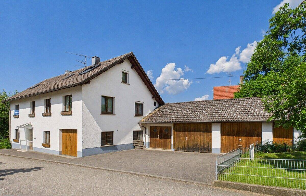 Viel Platz für die ganze Familie – gepflegtes Zuhause mit großem Grundstück, 78737 Fluorn-Winzeln