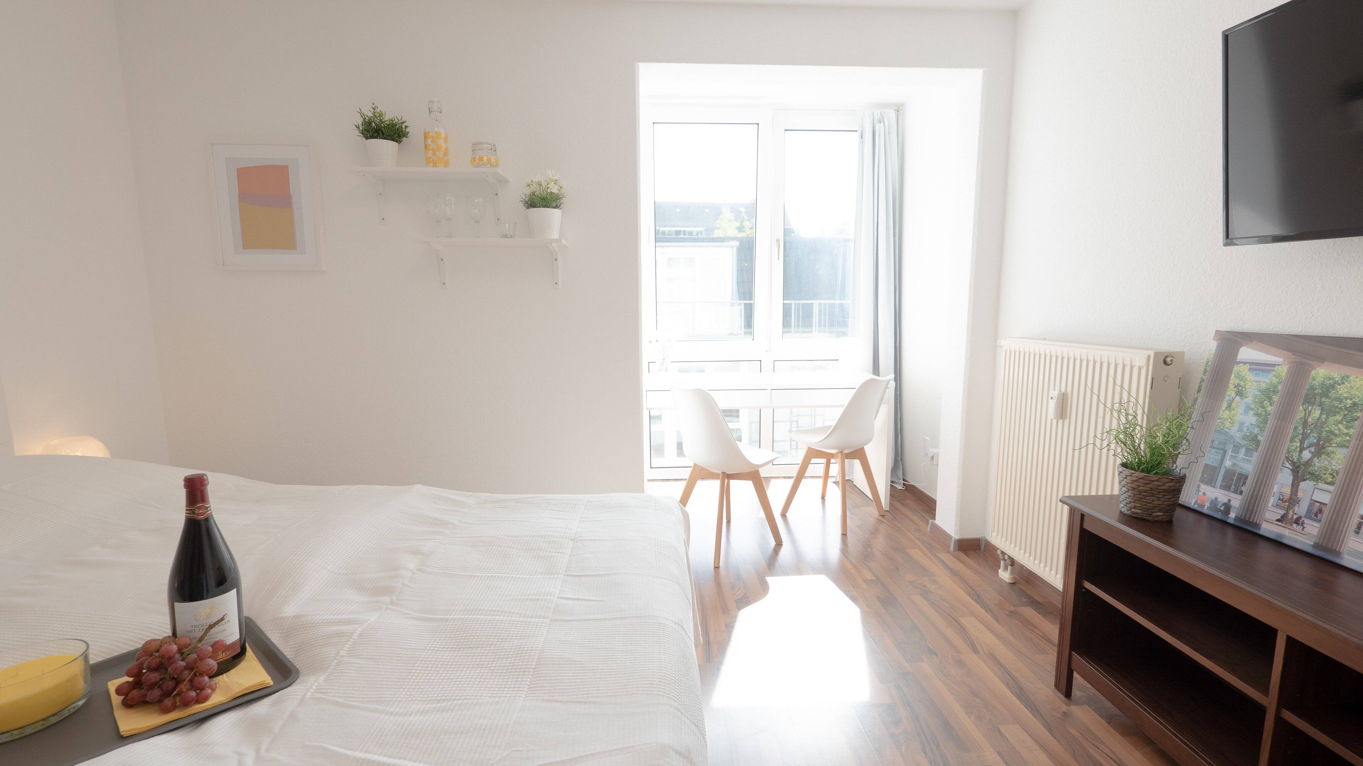 Möbliertes Apartment mit Boxspringbett am Ponttor, 52072 Aachen