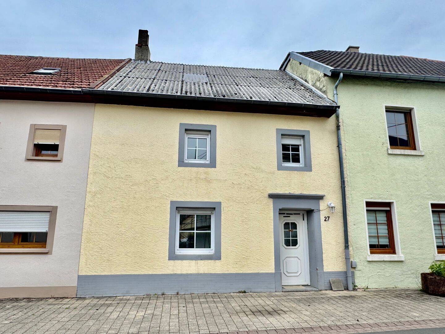 Renovierungsbedürftiges Reihenmittelhaus mit Innenhof und Ausbaureserve in Badem!, 54657 Badem