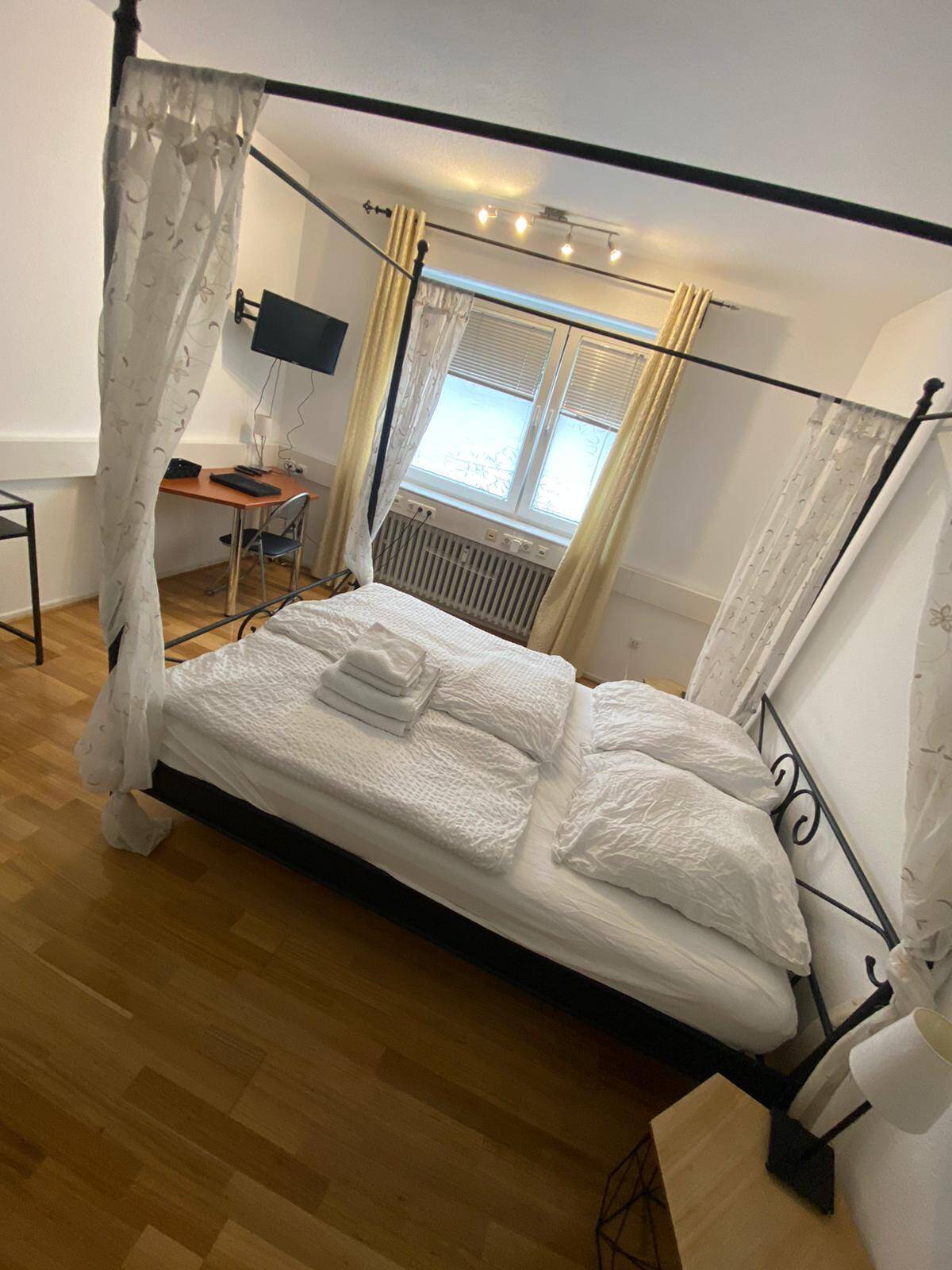 Relax – Günstiges Zimmer mit Gemeischaftsküche, 52070 Aachen
