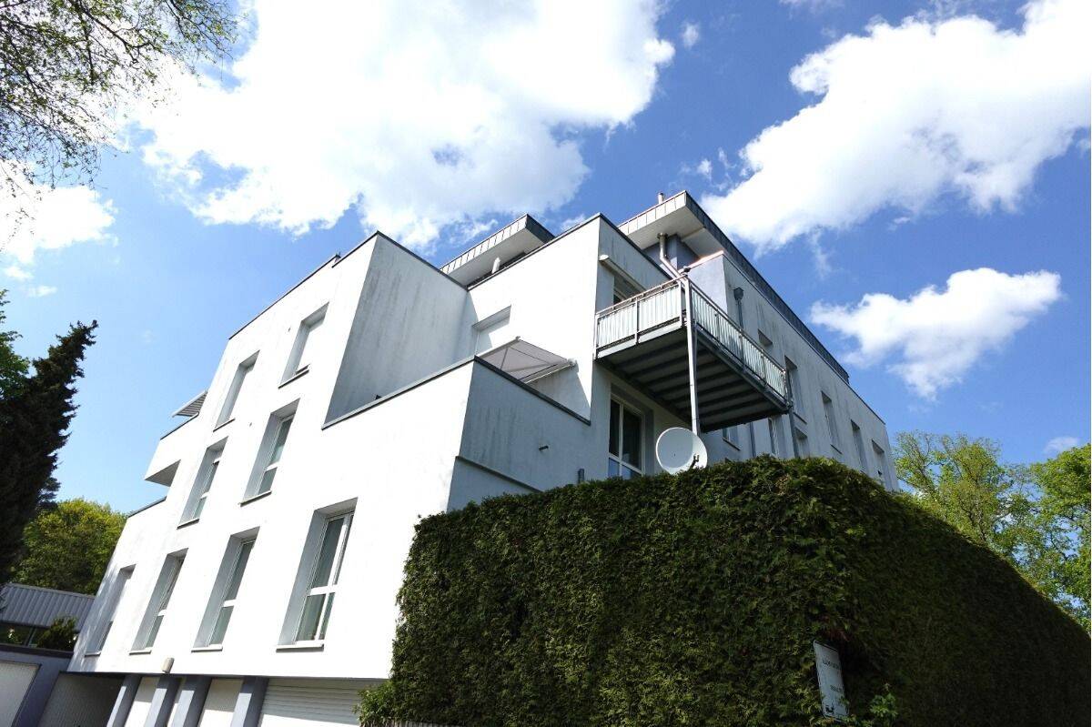 CHARMANTE 3-ZIMMER-WOHNUNG MIT LOGGIA UND STELLPLATZ, 42697 Solingen (Merscheid Ohligs-Aufderhöhe)