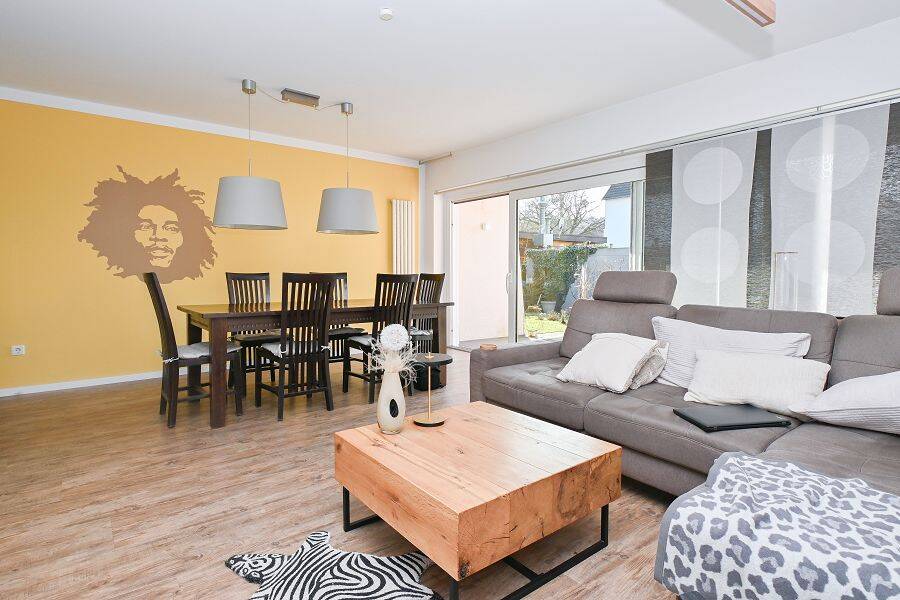 Umfangreich saniertes Reihenmittelhaus in zentraler Lage von Detmold-Hiddesen!, 32760 Detmold