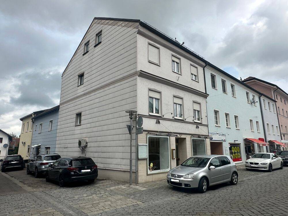 Wohn-/Geschäftshaus mit Dachterrasse in Eichendorf/Zentrum, 94428 Eichendorf