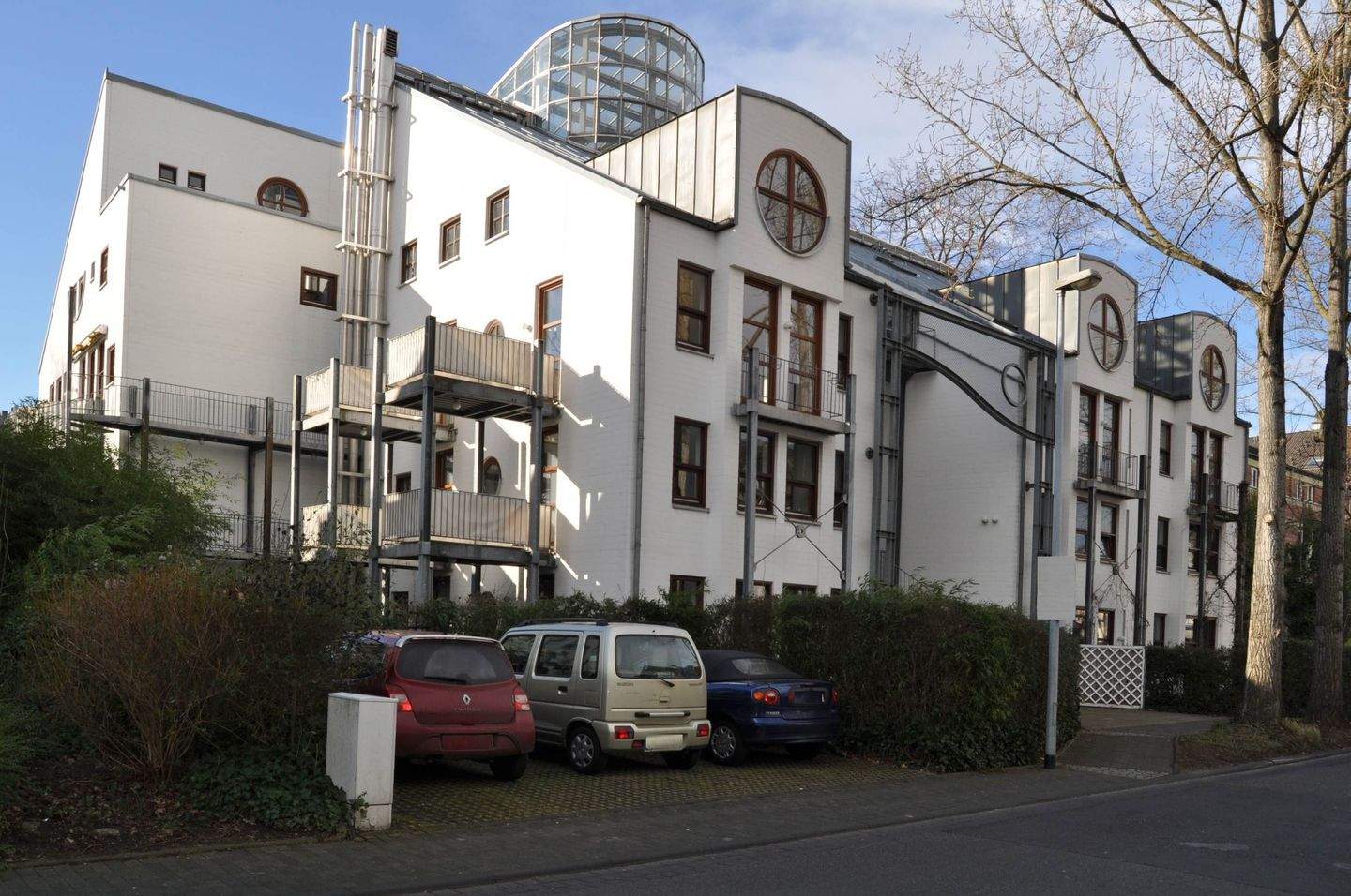 3,5-Zimmer-Maisonette-Eigentumswohnung mit Balkon in einem Architektenhaus in bevorzugter Wohnlage in Rheinnähe von KW-Niederdollendorf, 53639 Königswinter
