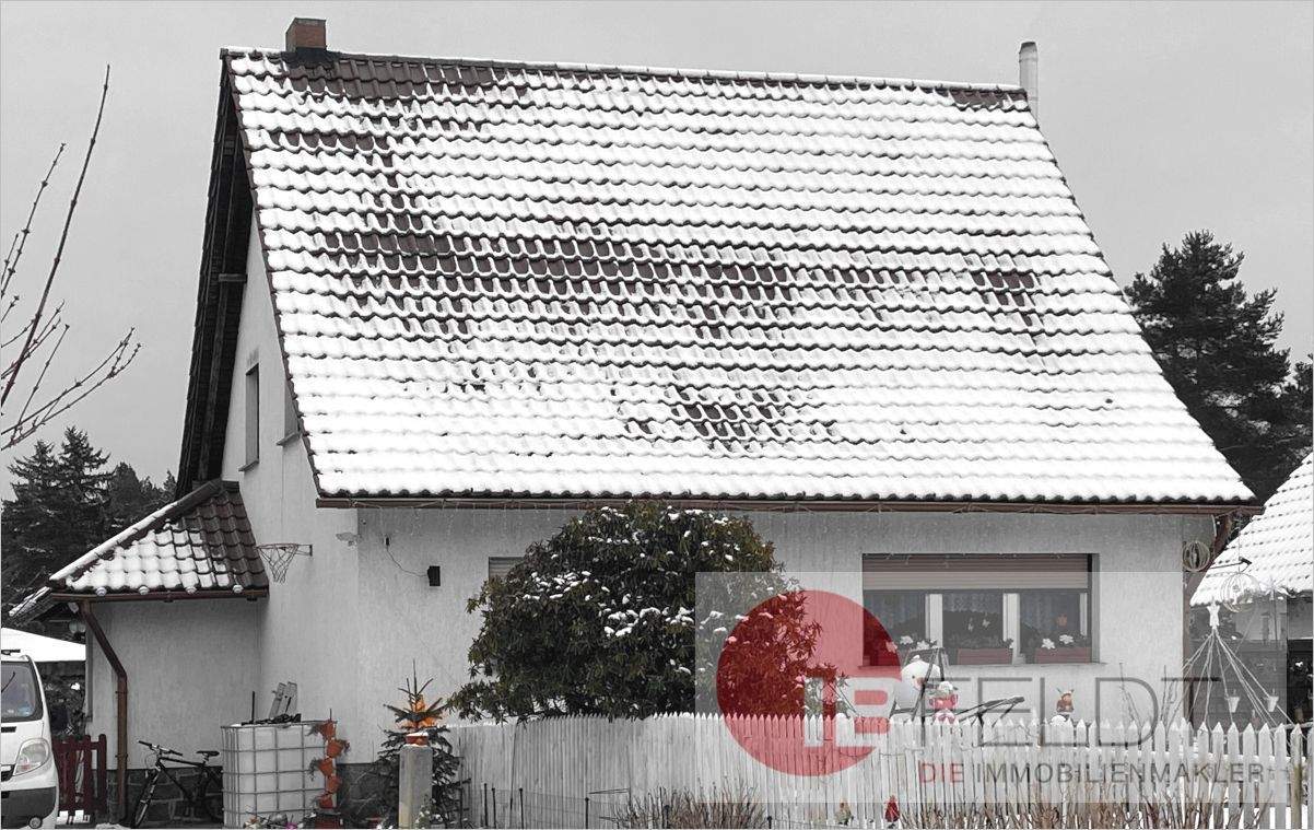 Familienfreundliches Zuhause mit Doppelgarage, Kamin und gepflegtem Garten, 2994 Bernsdorf