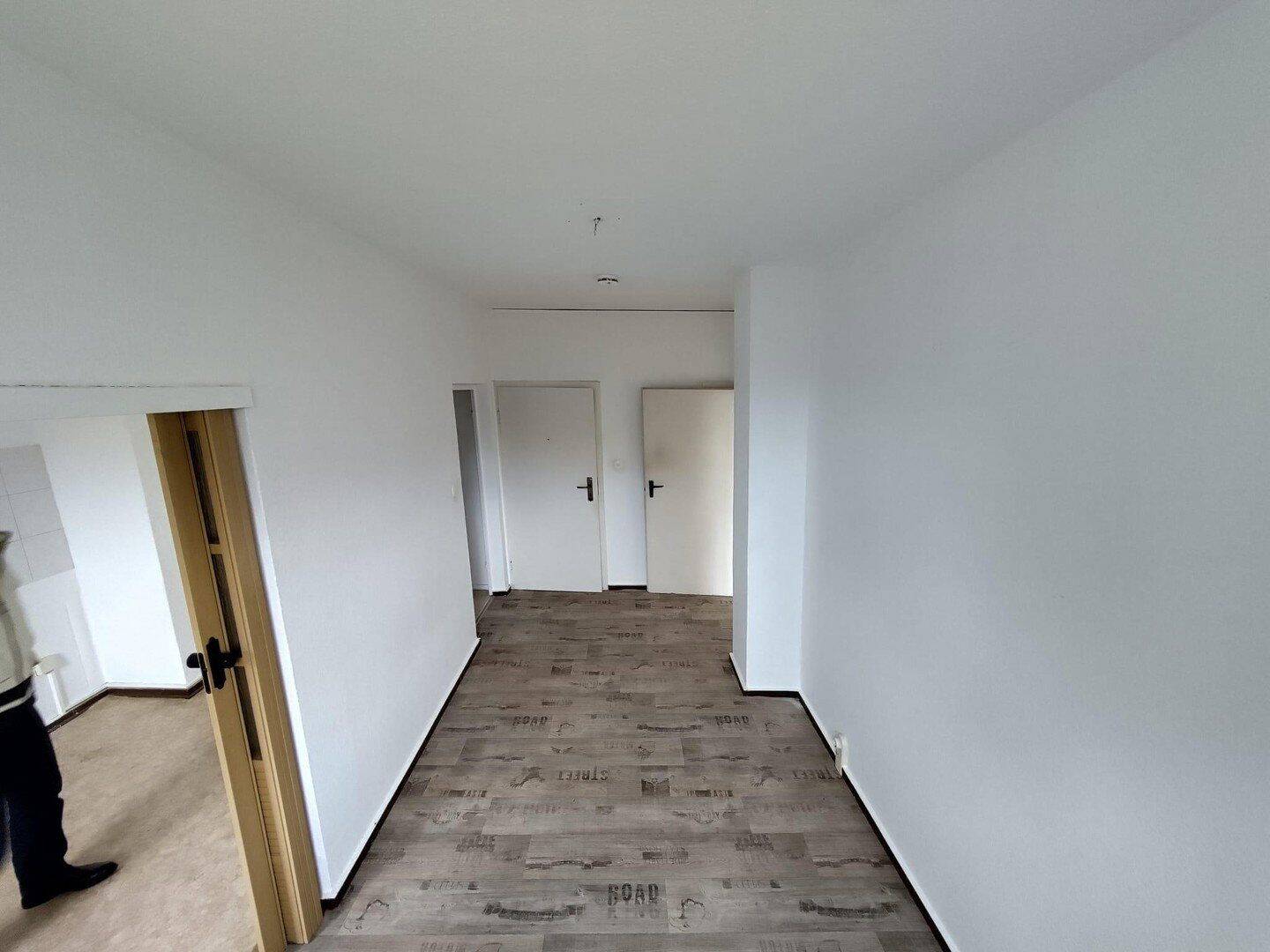 renovierte 1,5 Zimmerwohnung / Küche / Diele / Bad in Bad Sülze zu Vermieten, 18334 Bad Sülze
