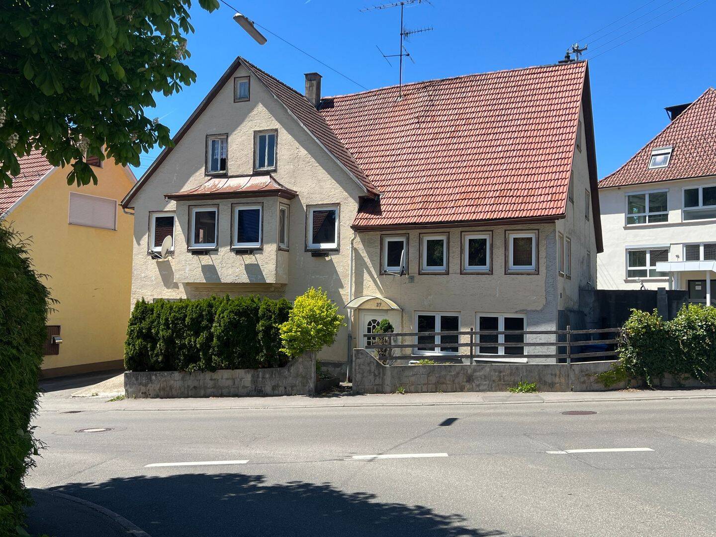 Provisionsfrei! Einfamilienhaus mit großer Nutzfläche und Ausbaupotenzial!, 72461 Albstadt