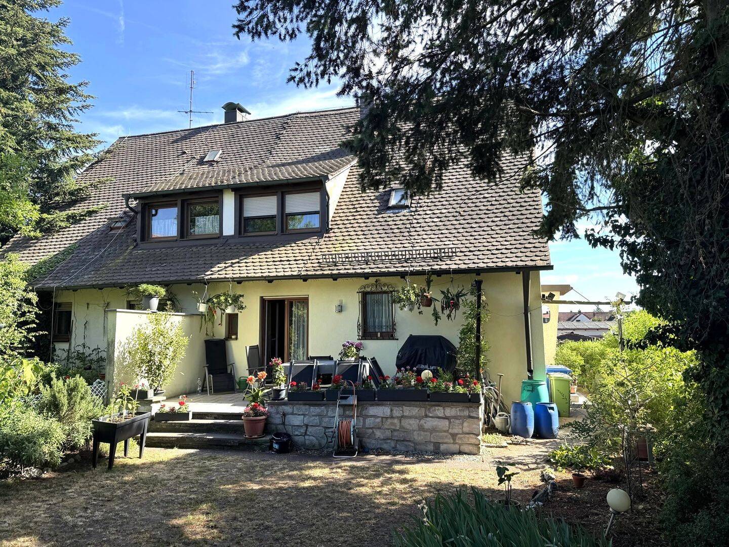 Doppelhaushälfte in ruhiger Lage von Erlangen-Bruck – derzeit vermietet, 91058 Erlangen (Bruck Eltersdorf Erlangen-Süd Sebaldussiedlung Tennenlohe)