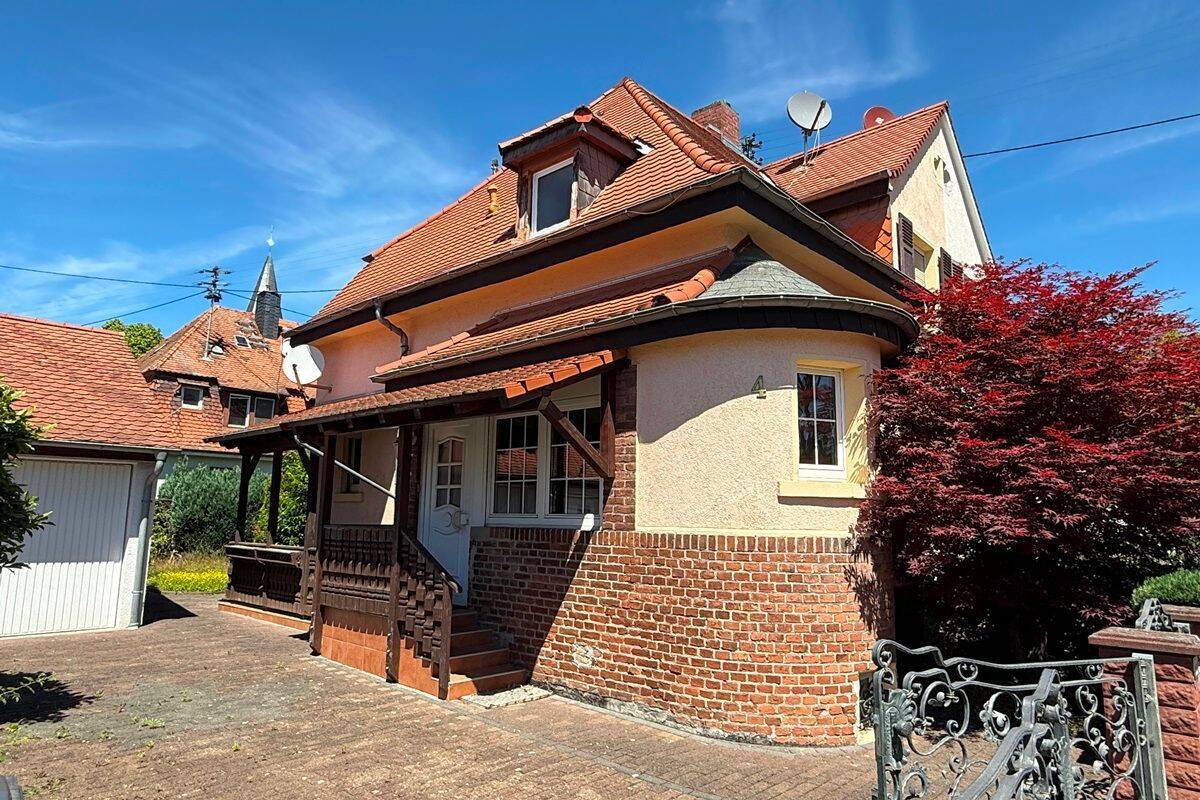Frankfurt-Zeilsheim! Idylle und Romantik bietet dieses gemütliche Zuhause