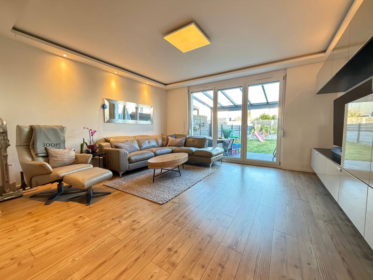 Moderne Doppelhaushälfte mit Garten, Terrasse & Garage in ruhiger Familienlage von Hanau, 63457 Hanau