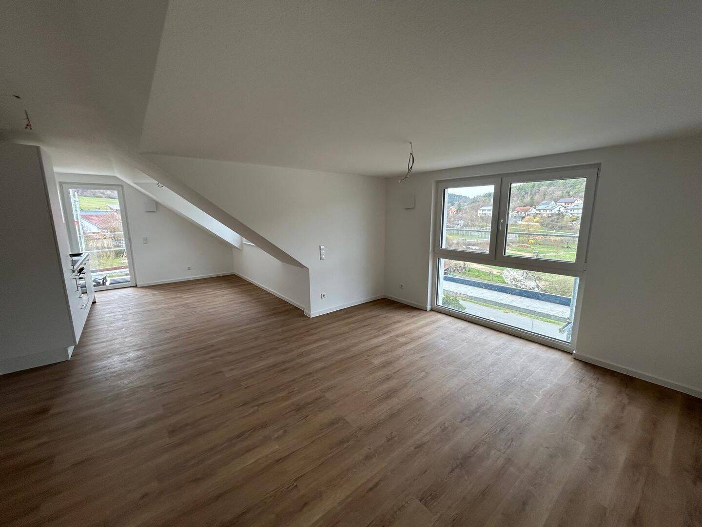 Erstbezug DG-Wohnung in Kupprichhausen: Modern, hell und mit traumhaftem Ausblick, 97944 Boxberg