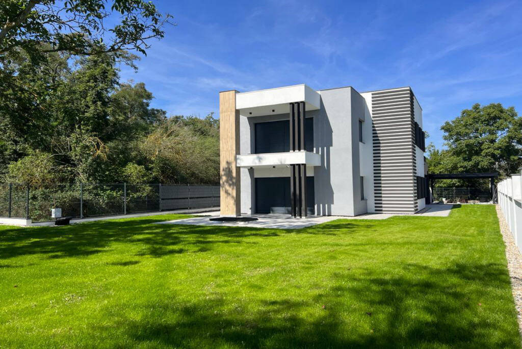 Halle-Dölau: Bezugsfertiger Einfamilienhaus-Neubau, in ruhiger Randlage, moderne Ausstattung, 6120 Halle (Saale) (Dölau Heide Nord Heide Süd Kröllwitz Lettin)