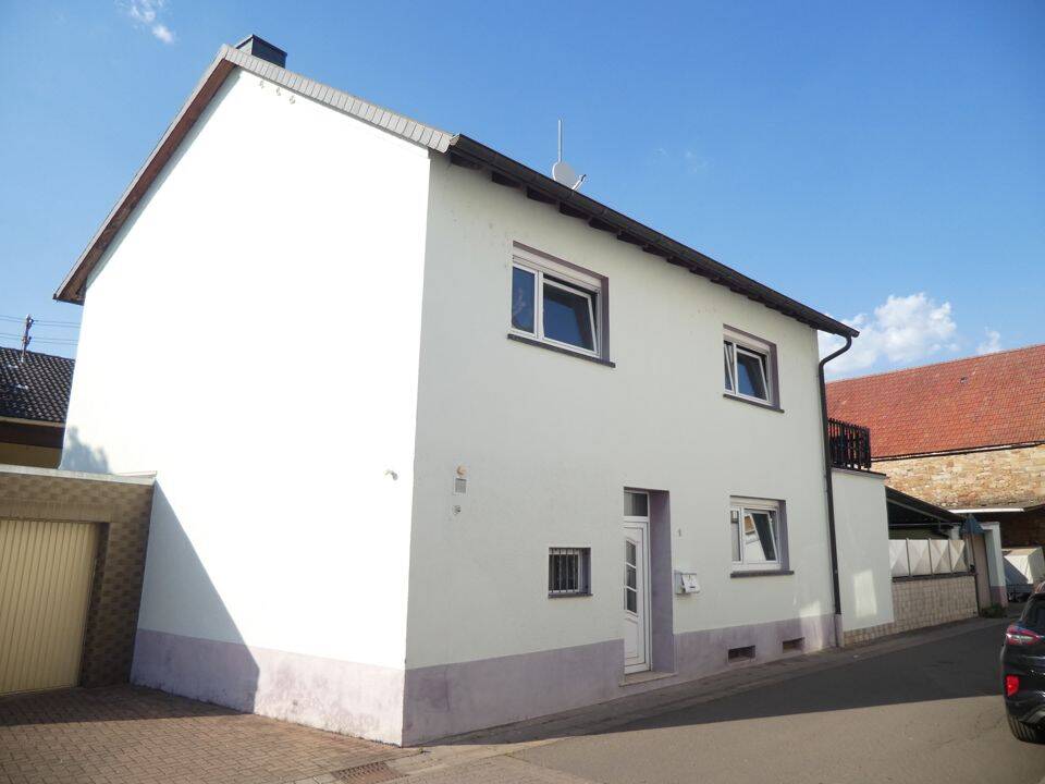 Ruhig gelegen und voller Möglichkeiten: Großes Haus mit Potenzial in Mauchenheim!, 67294 Bischheim