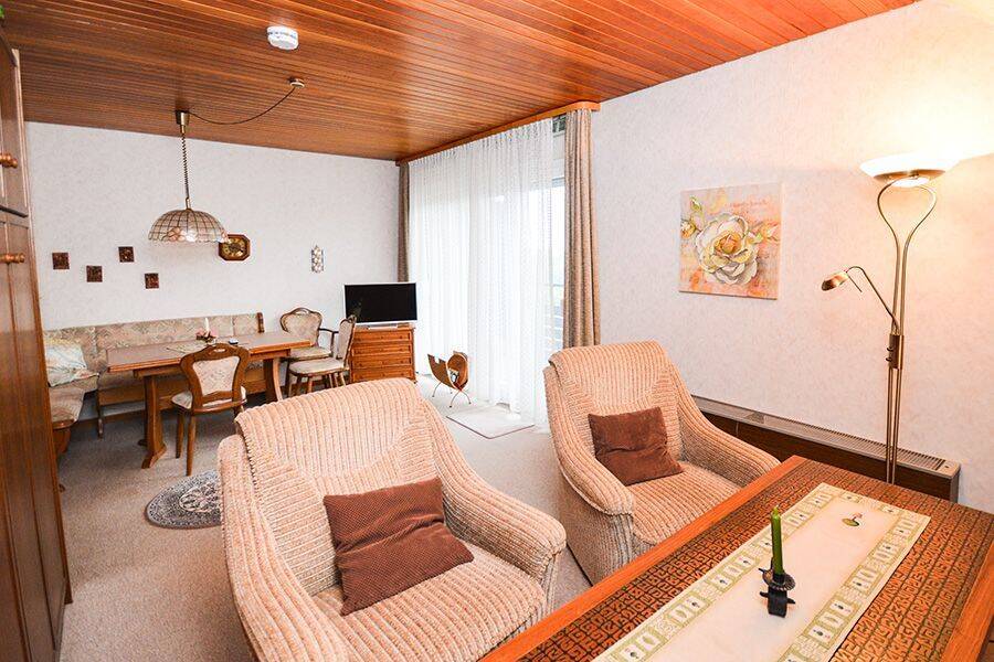 Gemütliche 2-Zimmer-Eigentumswohnung mit Balkon und PKW-Stellplatz, 38700 Braunlage