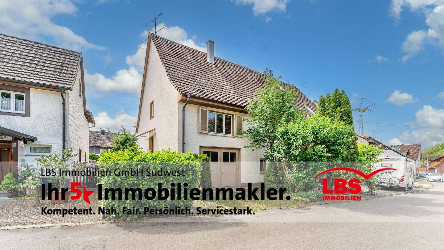 Doppelhaushälfte mit Garten und Ausbaupotenzial in zentraler, ruhiger Lage von Volkertshausen, 78269 Volkertshausen